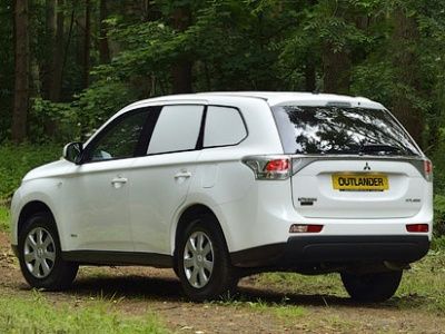 Mitsubishi Outlander превратили в развозной фургон